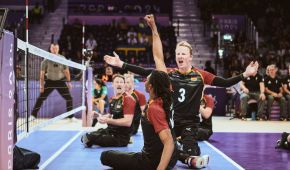 Thomas Renger spielt den Sitzvolleyballern um den Finaleinzug. © Florian Schwarzbach / DBS