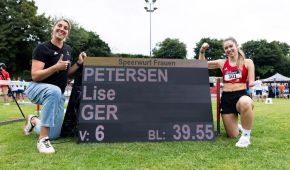 Lise Petersen jubelt nach ihrer persönlichen Bestleistung vor der Anzeigetafel mit ihrem Ergebnis
