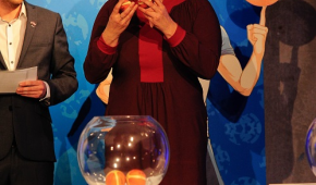Katharina Fegebank bei der Ziehung