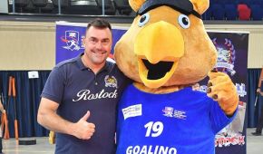 Goalino hat die Herzen der Fans im Sturm erobert. Auch der Trainer des RGC Hansa, Mario Turloff, ist begeistert.