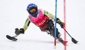 Anna-Lena Forster beim Slalom auf der Skipiste
