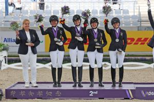 Das deutsche Para Dressursport-Team auf dem Podium