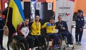 Sylvi Tauber mit ihrer Silbermedaille
