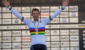 Michael Teuber bejubelt historischen 10. WM-Titel
