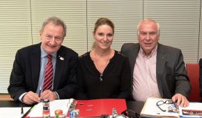 DBS-Präsident Friedhelm Julius Beucher mit der Kuratoriums-Vorsitzenden Kirsten Bruhn und Stellvertreter Gerhard Janetzky © Peter Himsel / DSGV