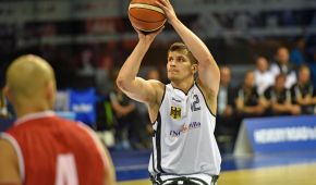 Topscorer Aliaksandr Halouski beim Rollstuhlbasketball
