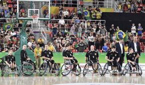 Rollstuhlbasketballer halten Kulisse stand