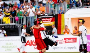 Torschütze Taime Kuttig und Sebastian Themel