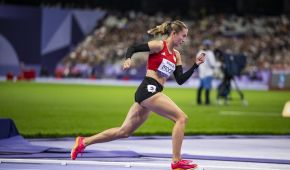 Nele Moos beim Lauf über 400 Meter in Action