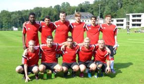 ID Fussballnationalmannschaft. Obere Reihe v. L.: Kevin Boateng, Charlon Ferreira, Sascha Kuntze, Johannes Schulz, Michel Reuter, Dennis Sönmez Untere Reihe v.L.: Christoph Senftleben, Fabian Schmidt, Roberto Oliveira, Christopher Katzer, Dirk Fabel