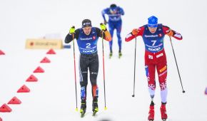Sebastian Marburger beim Skilanglauf neben einem Konkurrenten