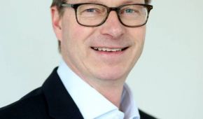 Portraitfoto Armin von Buttlar