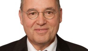 Porträtfoto Gregor Gysi