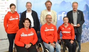 Gruppenbild mit Daniela Schulte, Dr. Karl Quade, Karl Finke, Friedhelm Julius Beucher, Elke Seeliger, Vico Merklein und Edina Müller