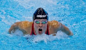 Marlene Endrolath beim Schmetterling-Schwimmen