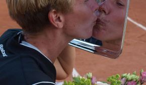 Sabine Ellerbrock mit ihrer Frech-Open Trophäe