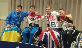Das Foto (Gavrila Spiridon) zeigt die Siegerehrung Herrendegen Kategorie A - Maksym Mahula (UKR), Maxim Shaburov (RUS), Piers Gilliver (GBR) und Maurice Schmidt (GER)