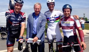 v.l. Erich Winkler, Friedhelm Julius Beucher, Michael Teuber und Pierre Senska bei der DM Paracycling Straße 2015