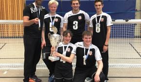 Die Goalballer der SSG Blista Marburg jubeln über den Gewinn des Ligapokals