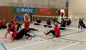 Die deutsche Sitzvolleyball-Nationalmannschaft beim Zühlsdorf-Cup