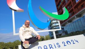 Marc Möllmann bei den Paralympics in Paris vor den Agitos