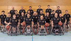 Teamfoto des Herren-Kaders für die Rollstuhlbasketball-WM