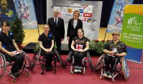 Siegerehrung ParaBadminton Laenderspiel Deutschland gegen Österreich