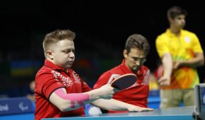 Valentin Baus und Jan Gürtler schauen etwas resigniert in ihrem Viertelfinale gegen Korea.
