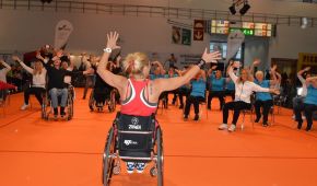 "Zumba für alle" im Rehacare Sportcenter © BRSNW