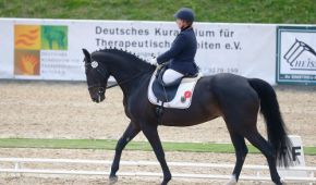 Angelika Trabert beim Reiten