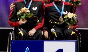 Thomas Brüchle und Tom Schmidberger mit Trainer Volker Ziegler