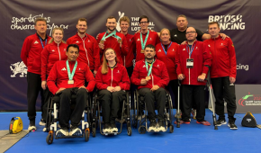 Das deutsche Team bei der EM im Rollstuhlfechten in Cardiff auf dem Mannschaftsfoto.