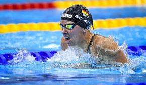 Verena Schott im Wasser