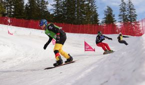 Christian Schmiedt in Führung beim Snowboardcross