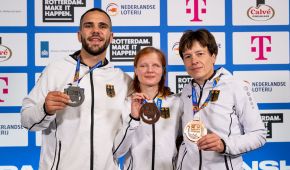 Lennart Sass, Tabea Müller und Ramona Brussig mit ihren Medaillen